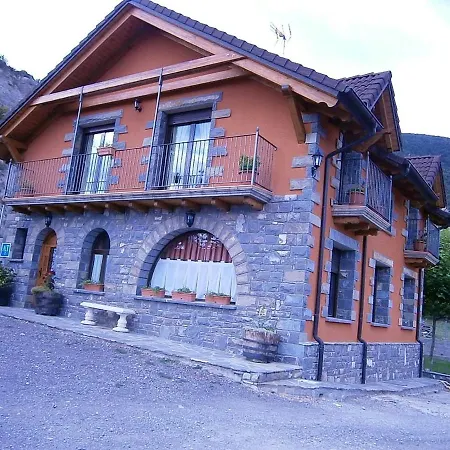 Apartamento With 2 Bedrooms In Sorripas With Wonderful Mountain View Enclosed Garden And Wifi Sabiñánigo