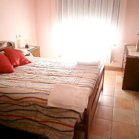 With 2 Bedrooms In Sorripas With Wonderful Mountain View Enclosed Garden And Wifi Apartamento
